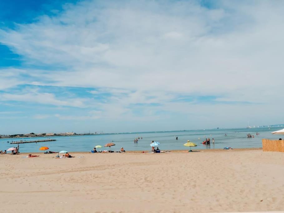 Duplex Centre Ville - 50M De La Plage - Clim - Garage - Netflix เลอ โกร-ดู-รัว ภายนอก รูปภาพ